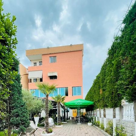 Bajovah Apartments & Restaurant Тирана Екстериор снимка