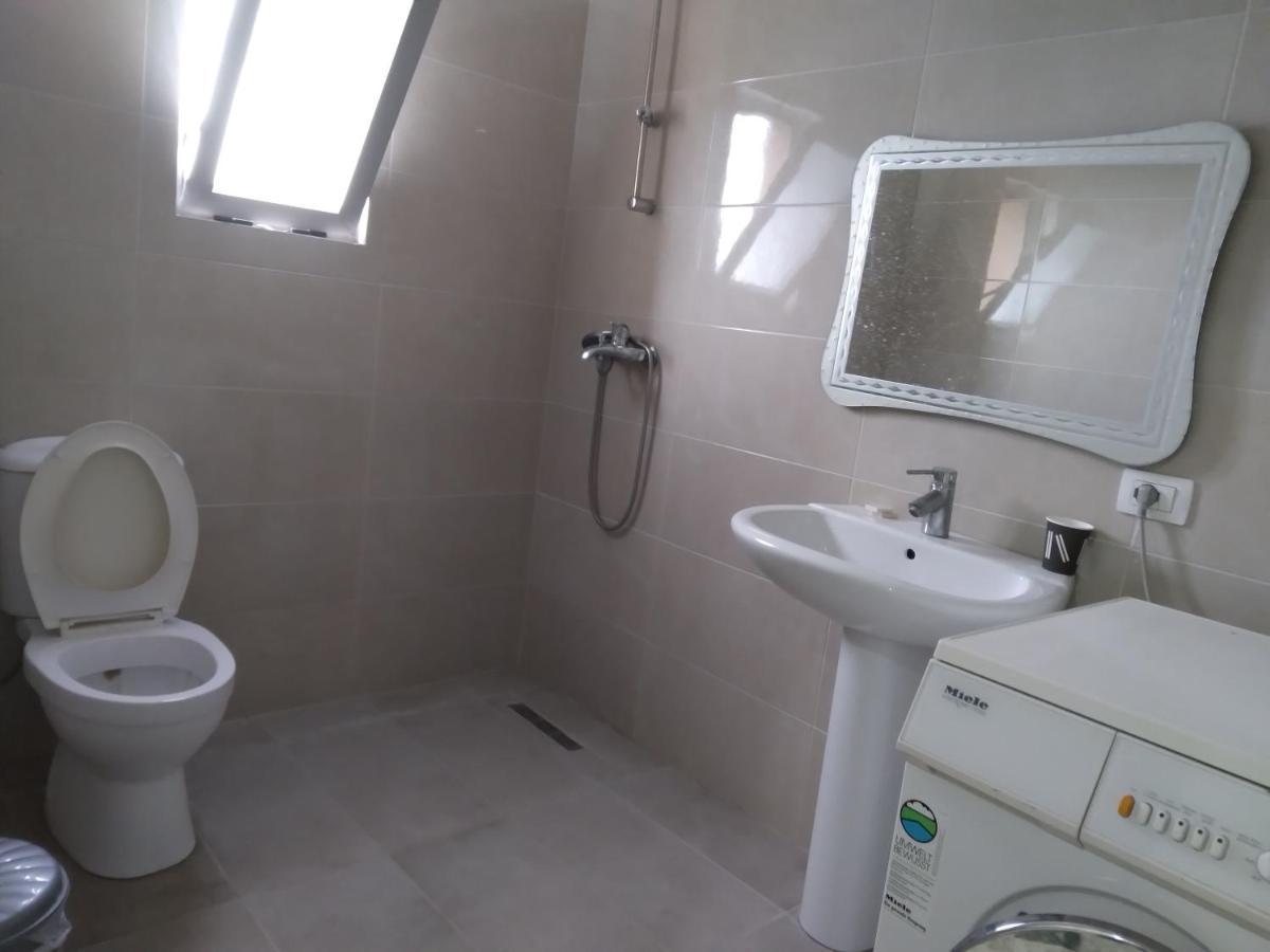 Bajovah Apartments & Restaurant Тирана Екстериор снимка
