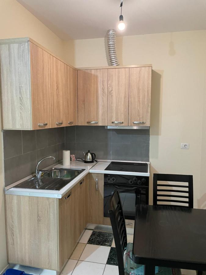 Bajovah Apartments & Restaurant Тирана Екстериор снимка