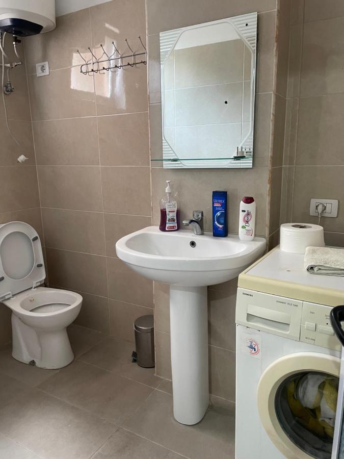 Bajovah Apartments & Restaurant Тирана Екстериор снимка