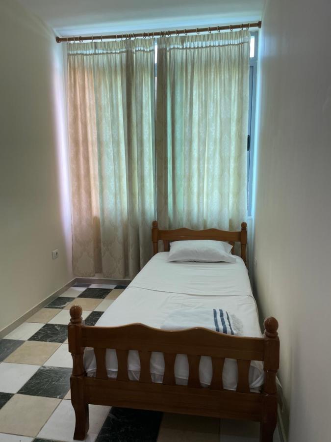 Bajovah Apartments & Restaurant Тирана Екстериор снимка