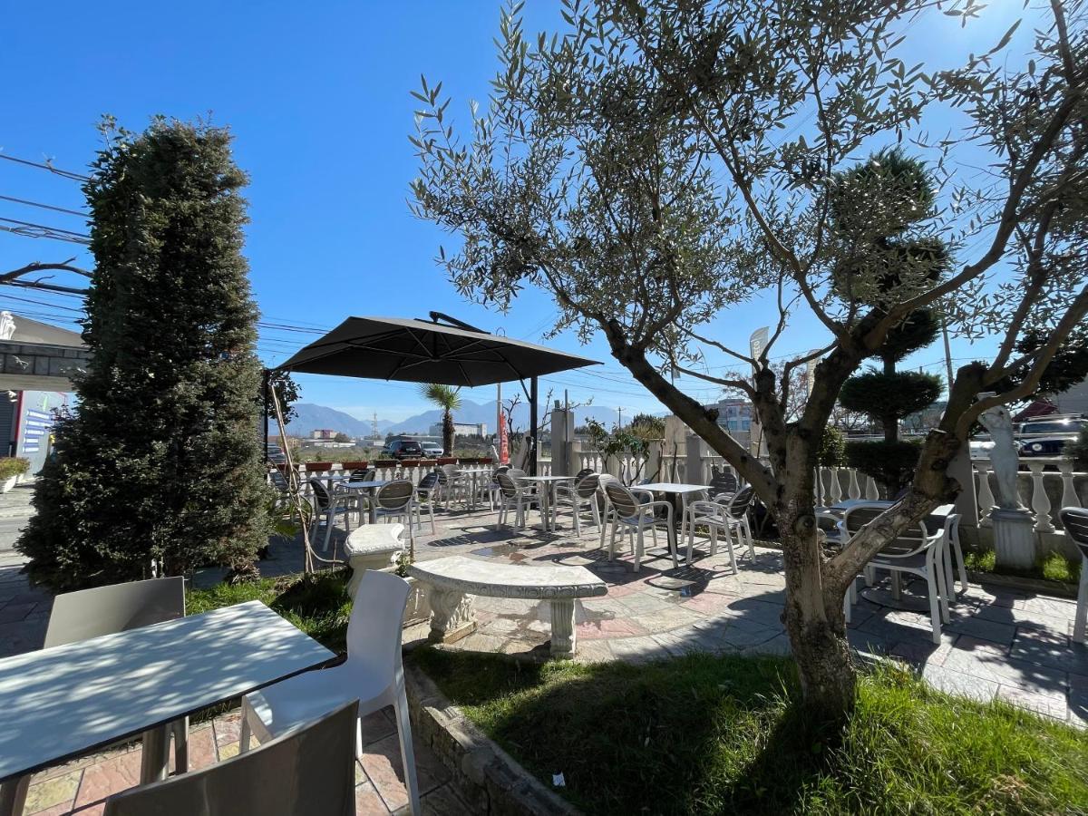 Bajovah Apartments & Restaurant Тирана Екстериор снимка