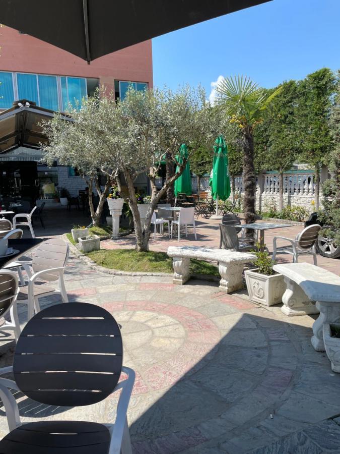 Bajovah Apartments & Restaurant Тирана Екстериор снимка