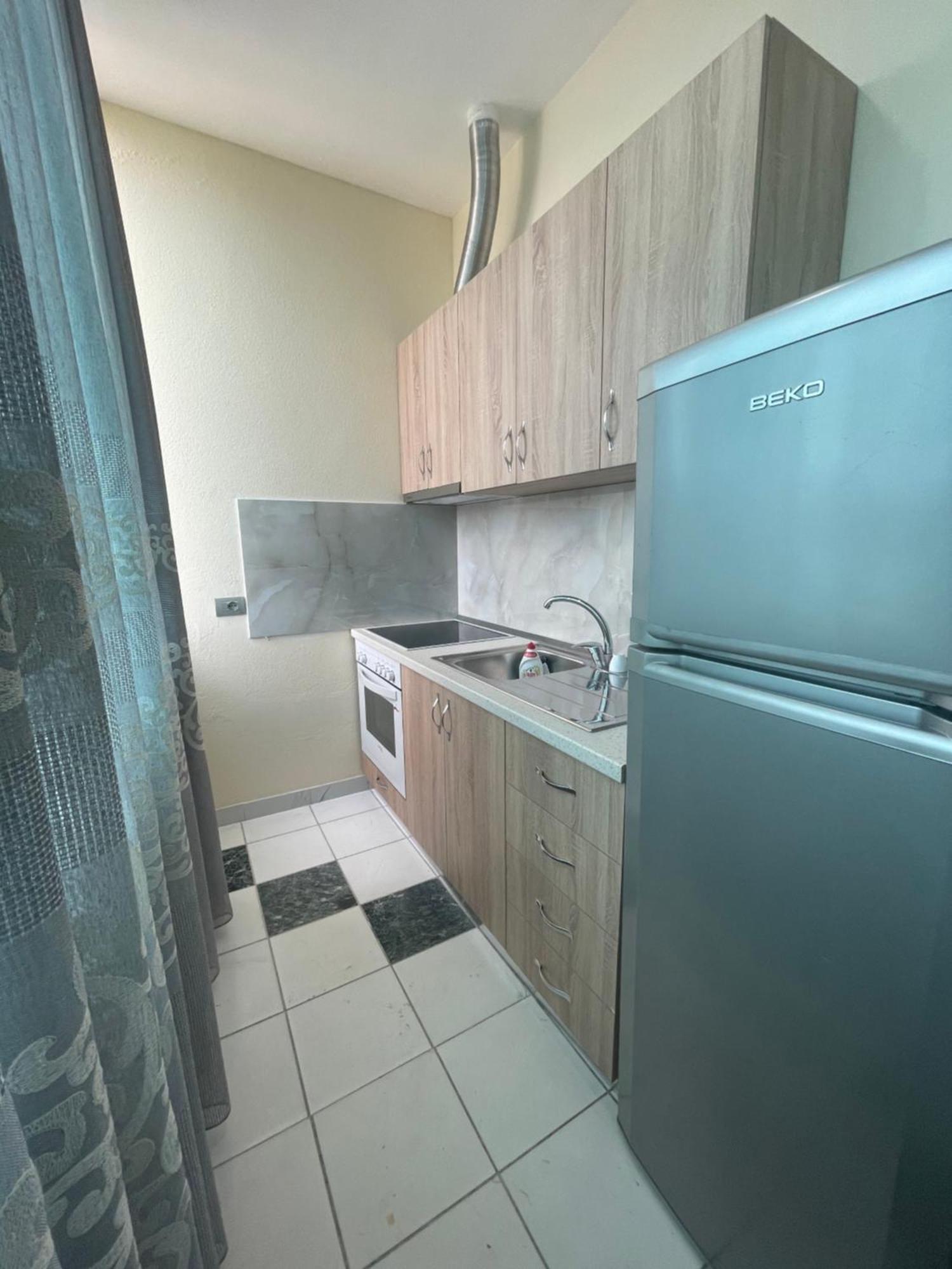 Bajovah Apartments & Restaurant Тирана Екстериор снимка