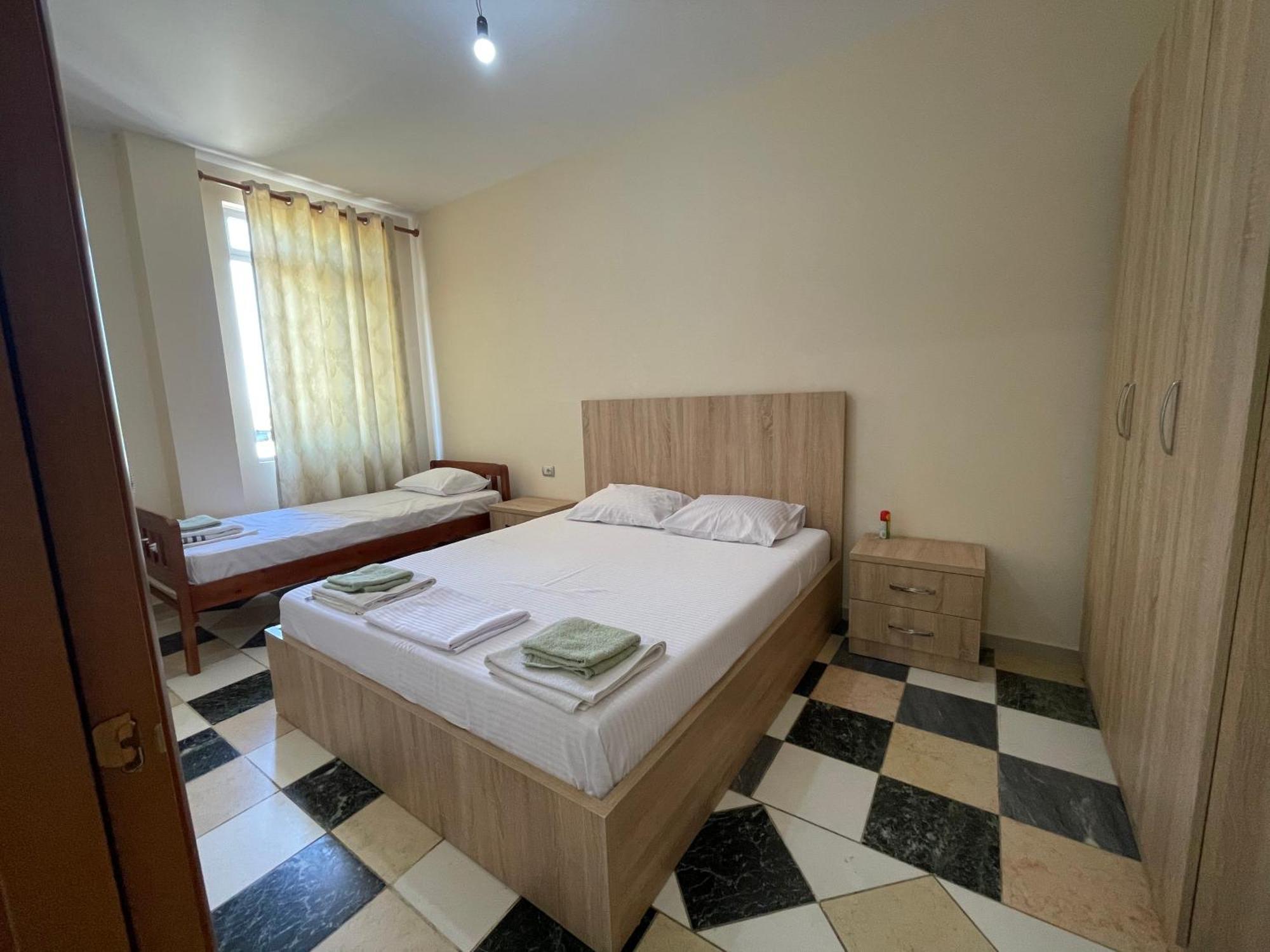 Bajovah Apartments & Restaurant Тирана Екстериор снимка