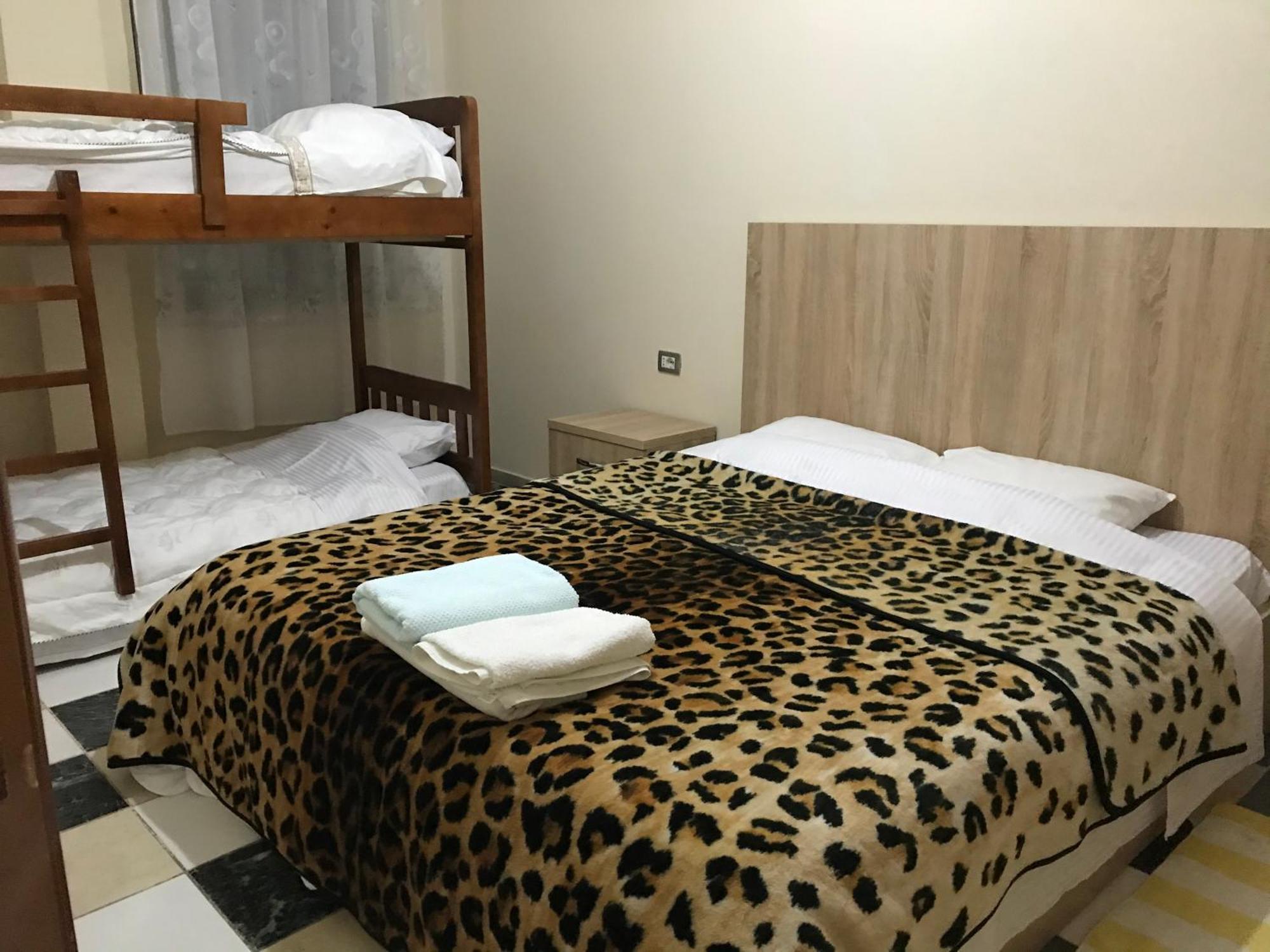 Bajovah Apartments & Restaurant Тирана Екстериор снимка