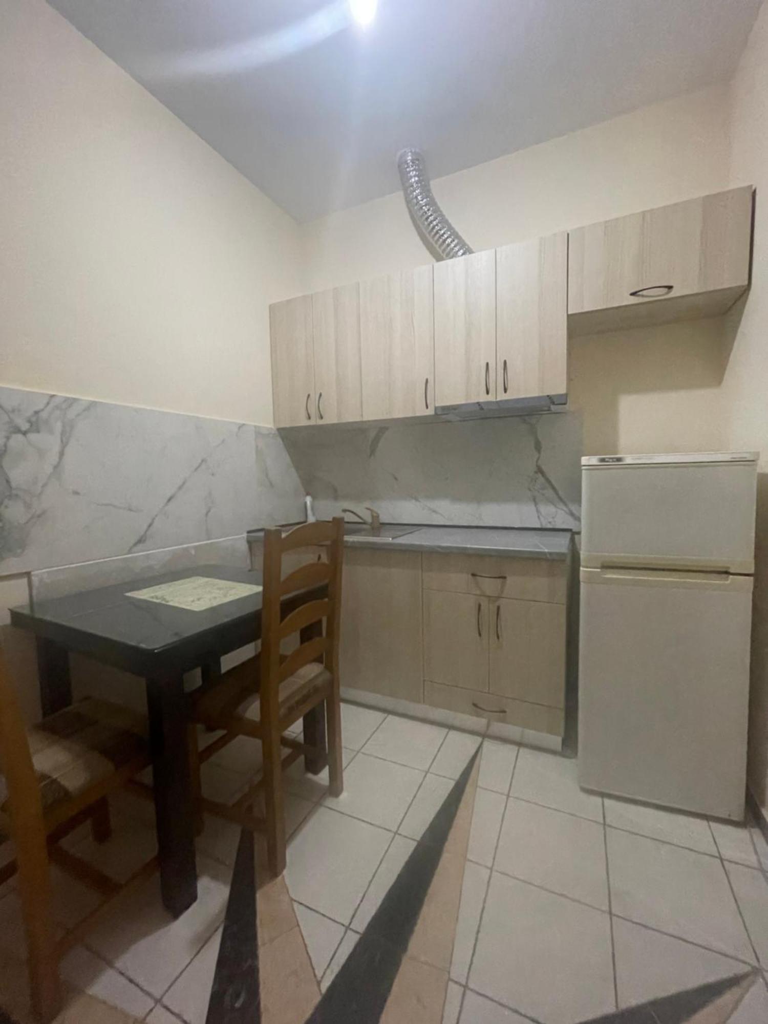 Bajovah Apartments & Restaurant Тирана Екстериор снимка