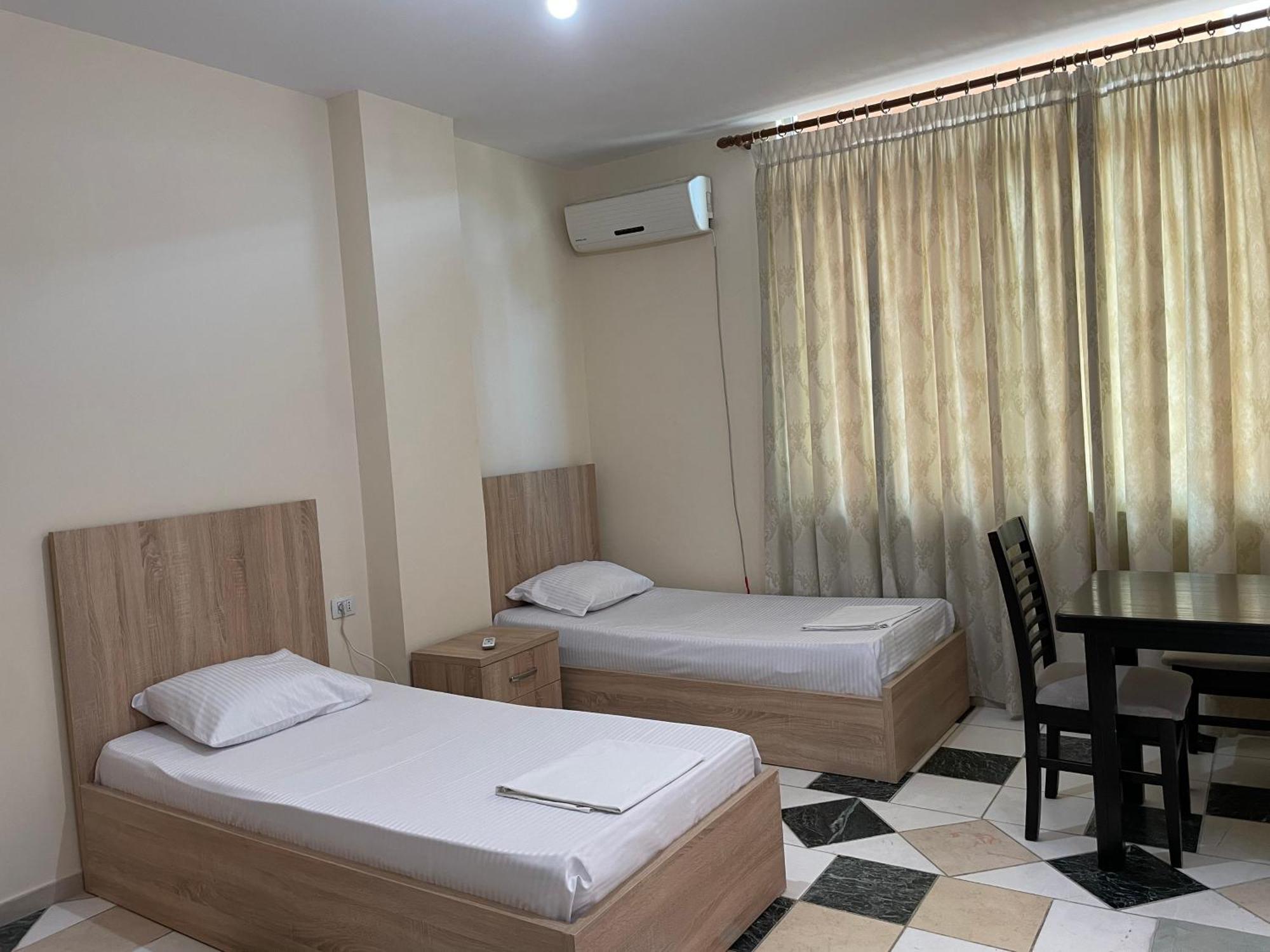 Bajovah Apartments & Restaurant Тирана Екстериор снимка